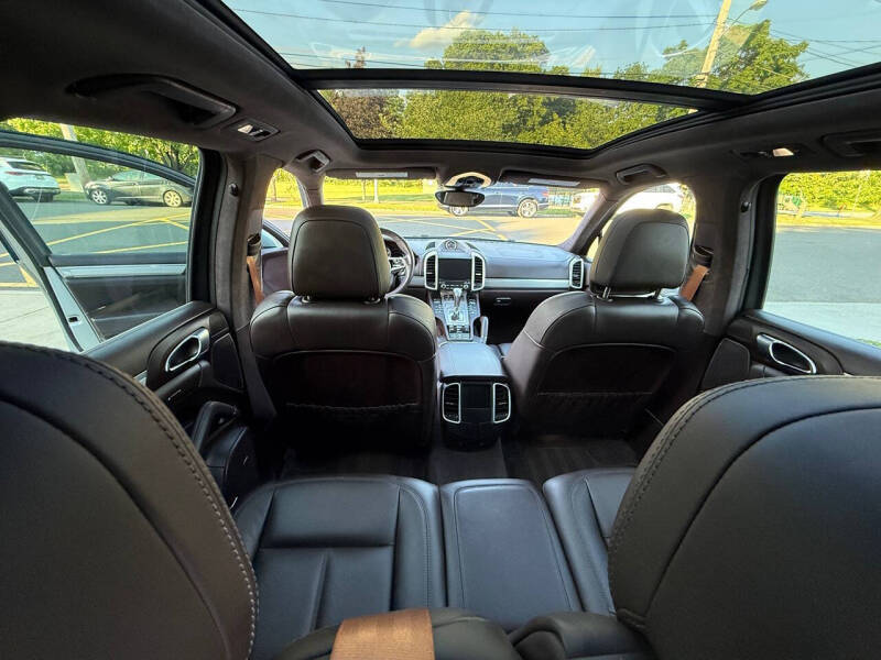 2017 Porsche Cayenne GTS