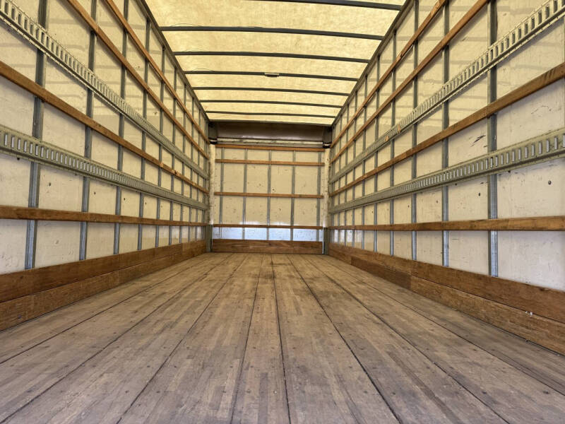 2019 Freightliner M2 106