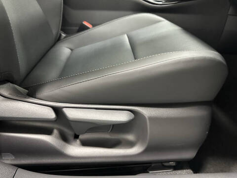 2025 Toyota Prius XLE