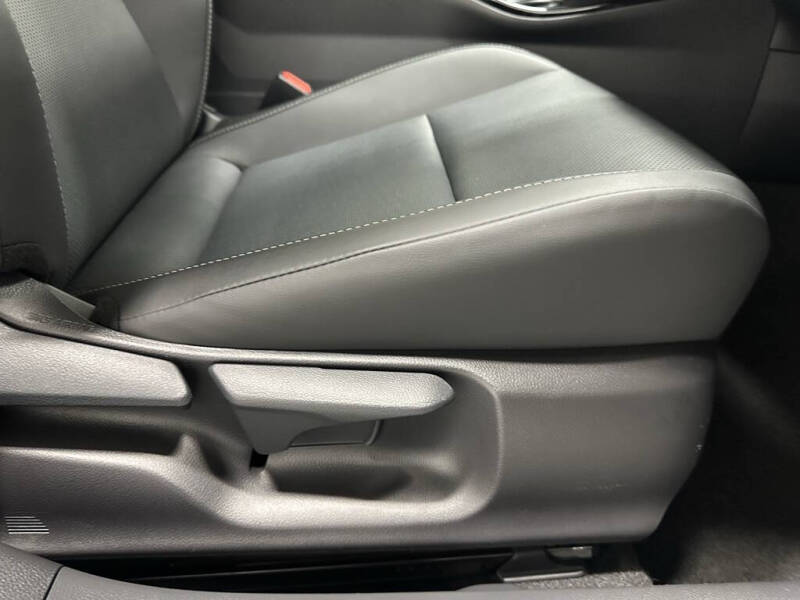 2025 Toyota Prius XLE