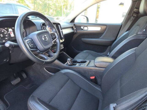 2020 Volvo XC40 T5 Momentum