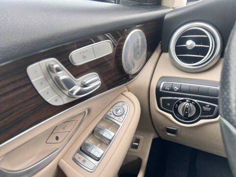2017 Mercedes-Benz GLC GLC 300 4MATIC
