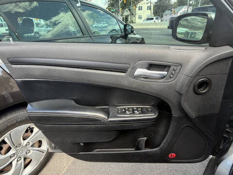 2012 Chrysler 300 S V6