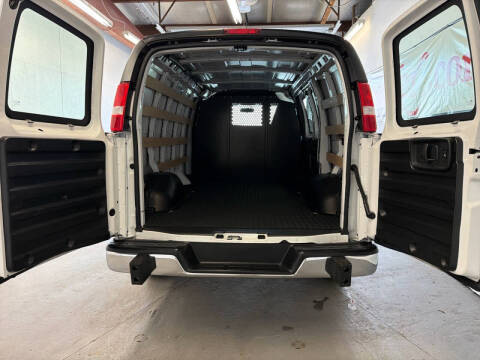 2023 Chevrolet Express 2500