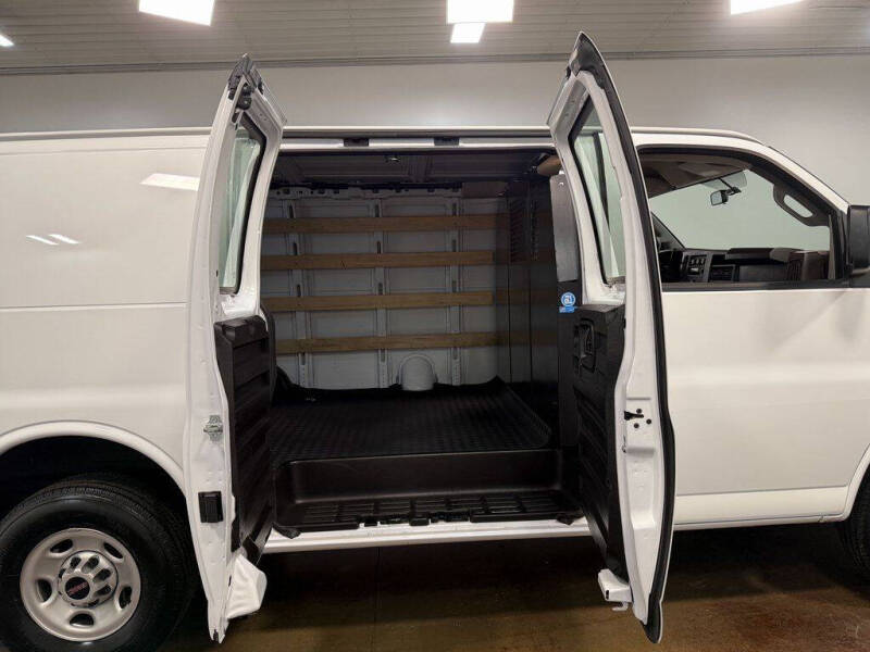 2024 GMC Savana 2500