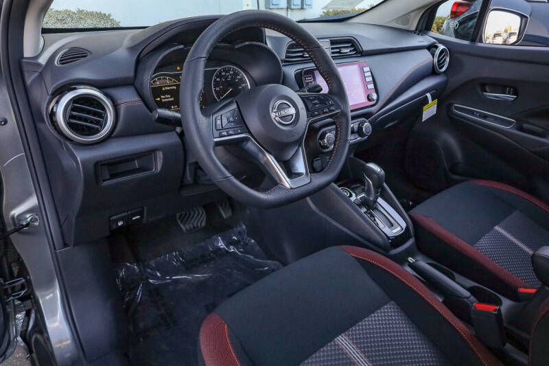 2025 Nissan Versa SR