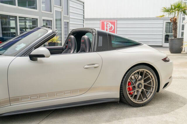 2019 Porsche 911 6