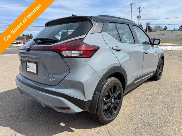 2023 Nissan Kicks SR