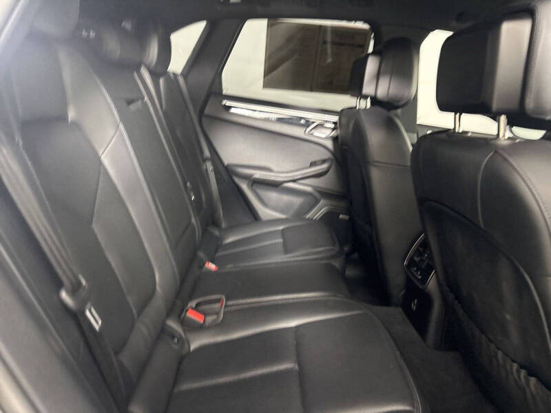 2022 Porsche Macan