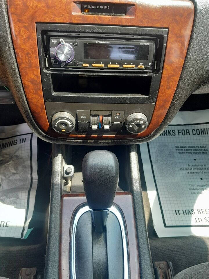 2011 CHEVROLET Impala Sedan - $3,450