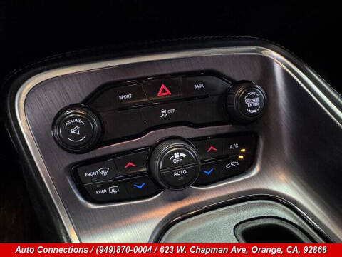 2015 Dodge Challenger SXT