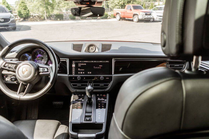 2023 Porsche Macan