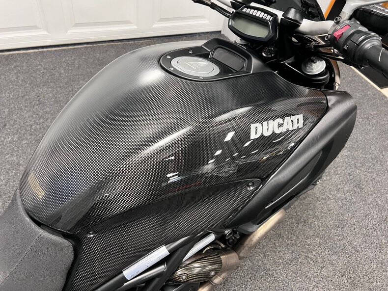 2012 Ducati Diavel Carbon Series