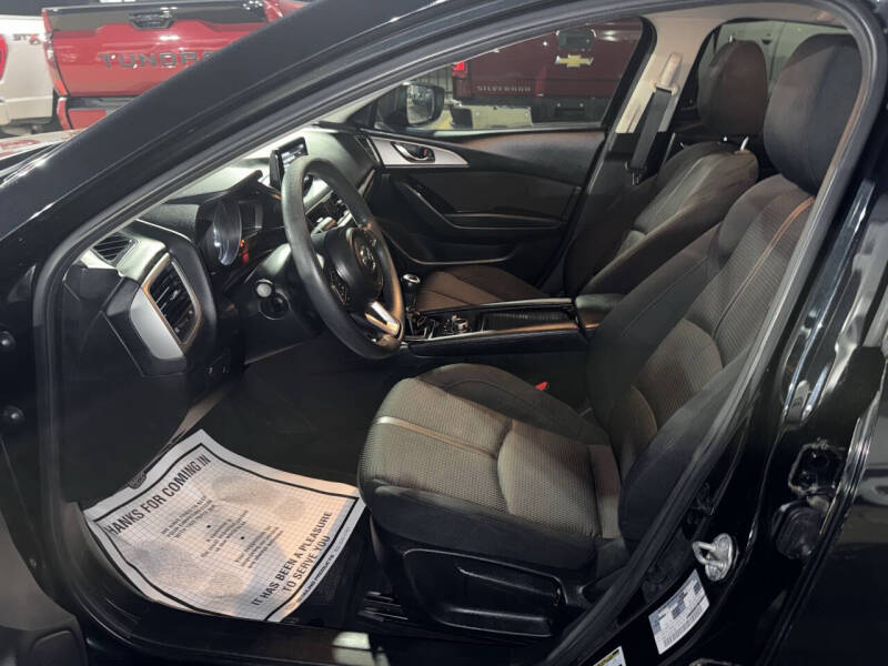 2018 Mazda MAZDA3 Sport