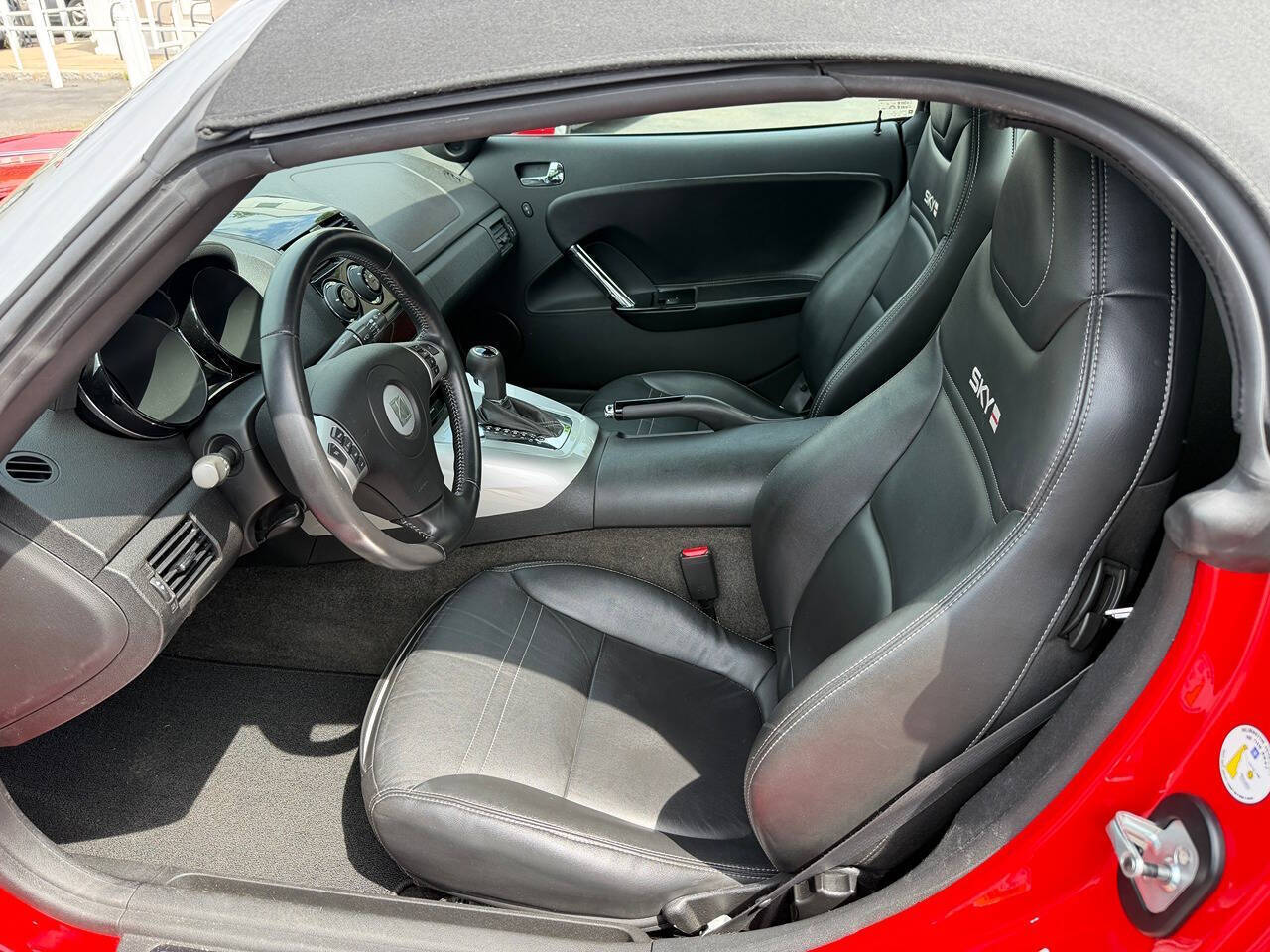 2007 Saturn SKY 4
