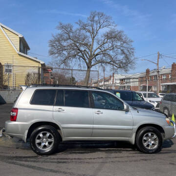 2005 Toyota Highlander for sale at Boston Road Auto Mall Inc in Bronx NY