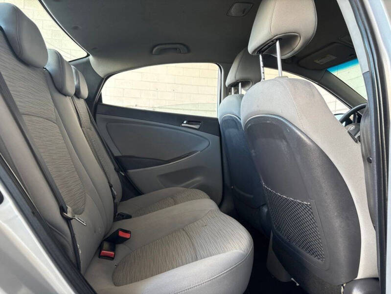2017 Hyundai Accent SE