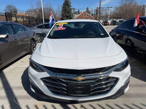 2020 Chevrolet Malibu for sale at Julian Auto Sales in Warren MI