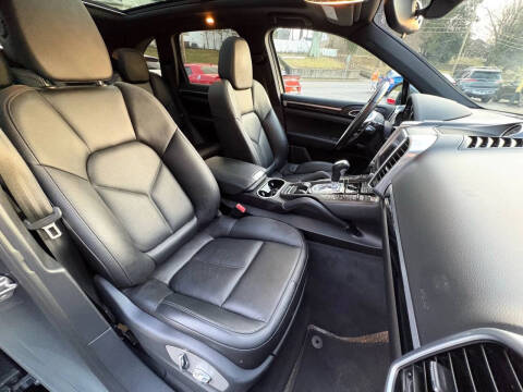 2018 Porsche Cayenne Platinum Edition