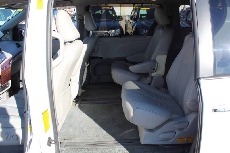 2013 Toyota Sienna