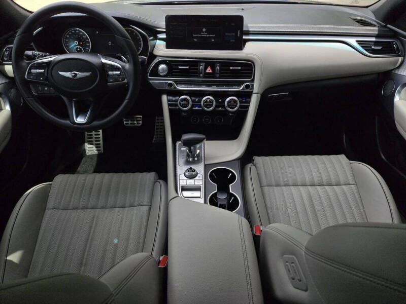2023 Genesis G70