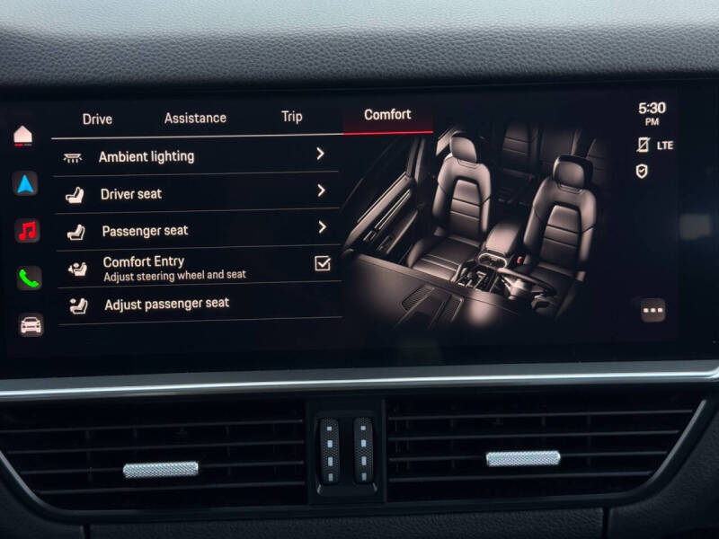 2023 Porsche Cayenne Platinum Edition