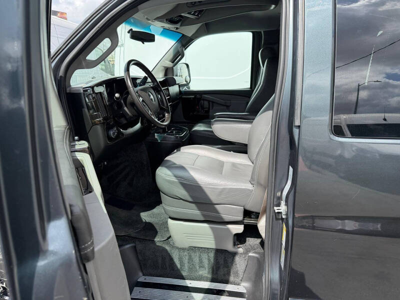 2017 Chevrolet Express 2500