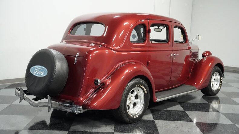 1935 Ford Tudor