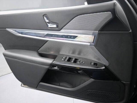 2023 BMW 7 Series 740i