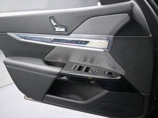 2023 BMW 7 Series 740i