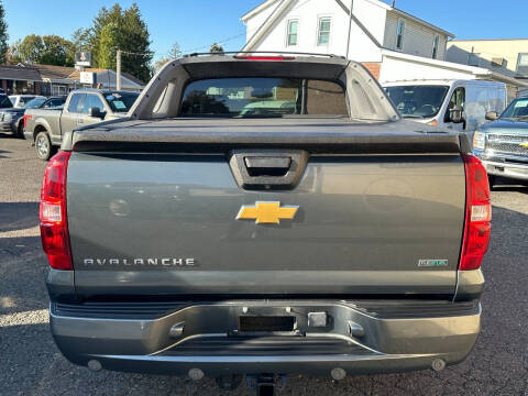 2011 Chevrolet Avalanche LTZ