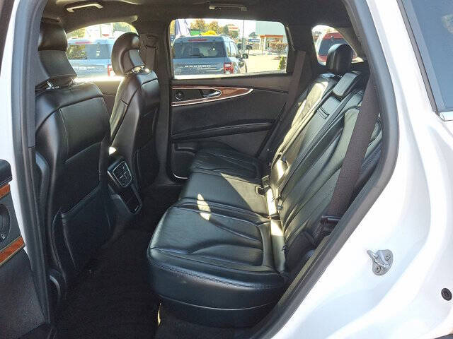 2019 Lincoln Nautilus Select