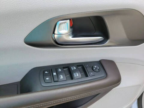 2021 Chrysler Voyager LX