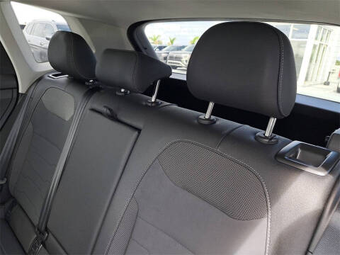 2025 Volkswagen Taos SE Black