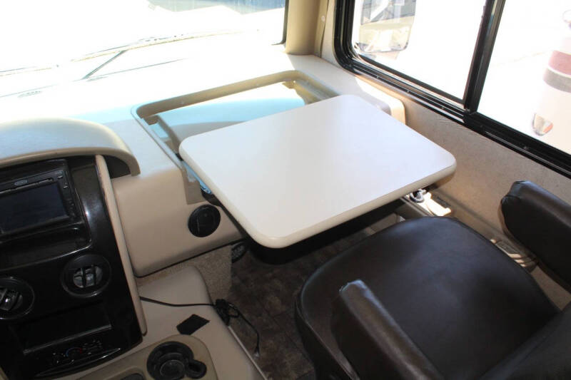 2015 Thor Motor Coach Challenger 37DT