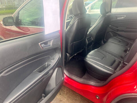 2023 Ford Edge Titanium