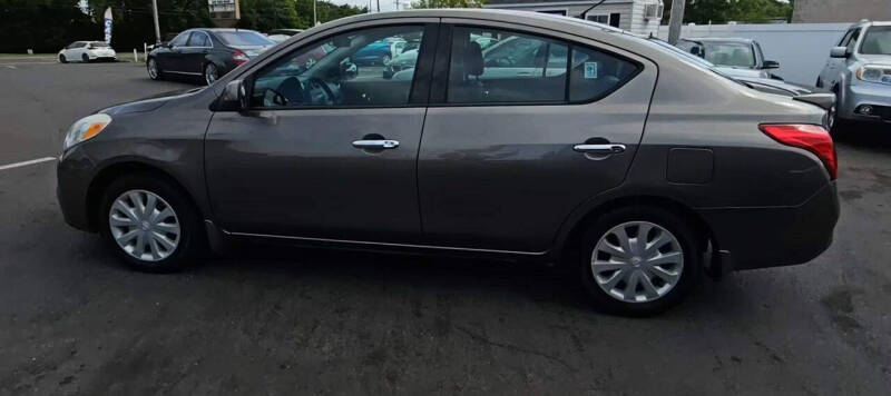 2014 Nissan Versa 1.6 SV