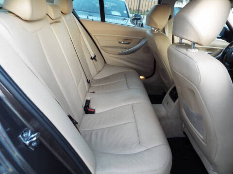 2012 BMW 3 Series 328i