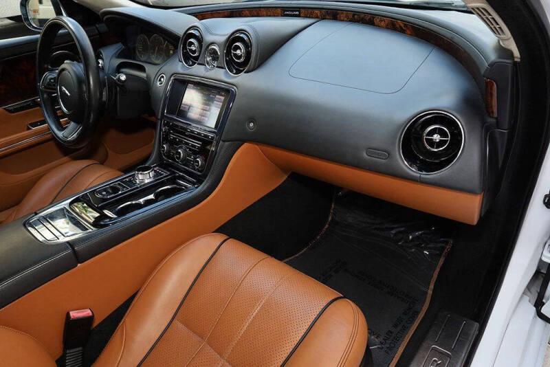 2014 Jaguar XJ