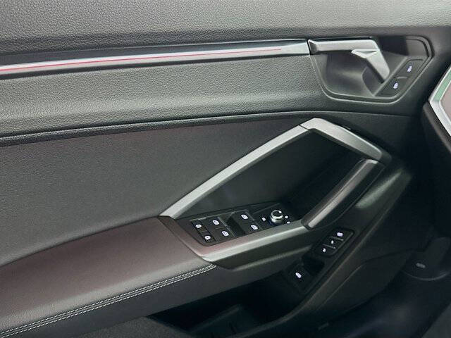 2024 Audi Q3 quattro S line Prem Plus 45 TFSI