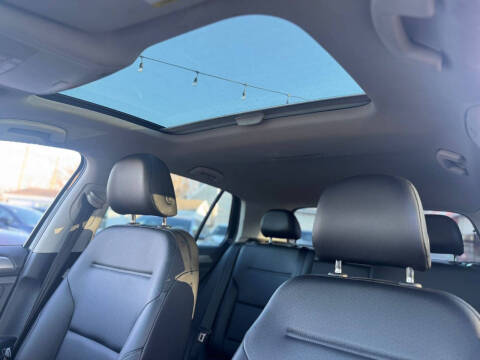 2017 Volkswagen Golf TSI Wolfsburg Edition