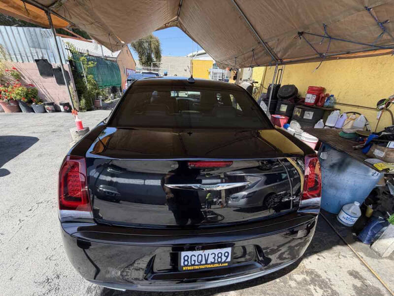2017 Chrysler 300