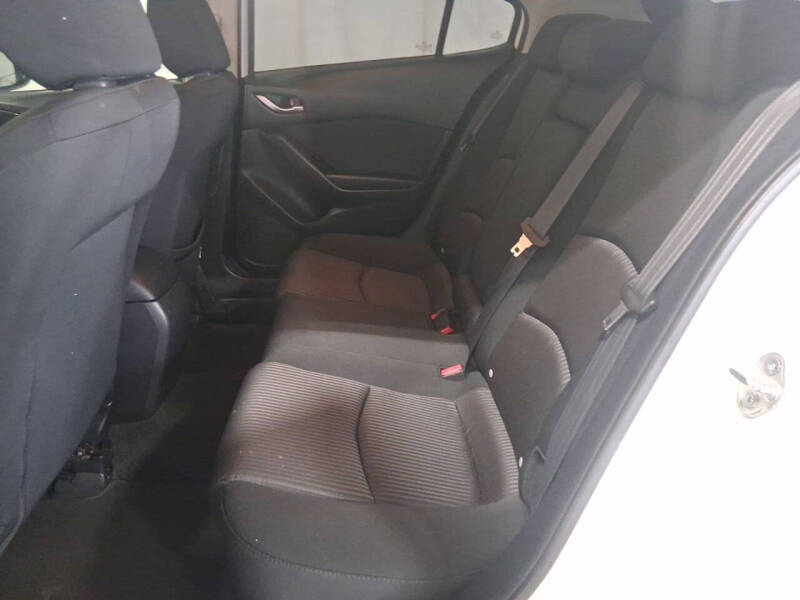 2016 Mazda MAZDA3 i Sport