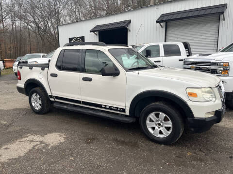 2008 Ford Explorer Sport Trac for sale at Monroe Auto's, LLC in Parsons TN