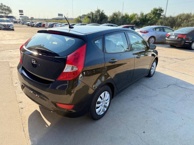 2016 Hyundai Accent SE