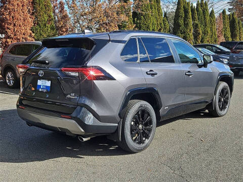 2024 Toyota RAV4 Hybrid SE