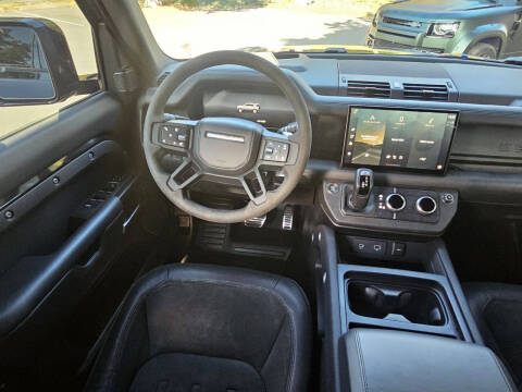 2024 Land Rover Defender 110 V8 P525