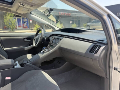2010 Toyota Prius III