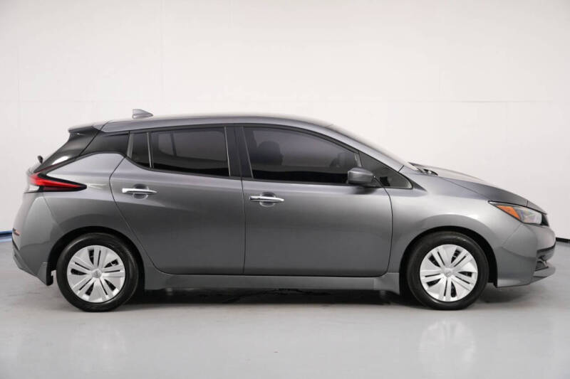 2025 Nissan LEAF S