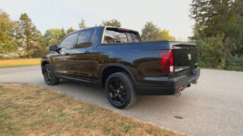 2023 Honda Ridgeline Black Edition photo 3